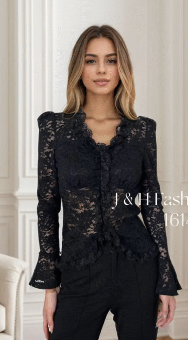 Top Negro de encaje con cuello en V y volante, forro de banda integrado