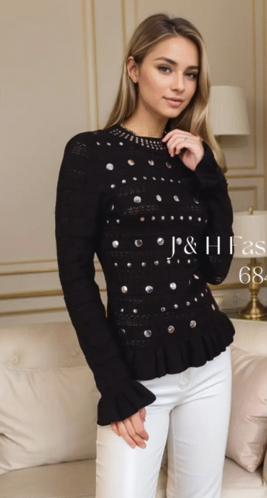 Sweater Liviano de Punto con tachas