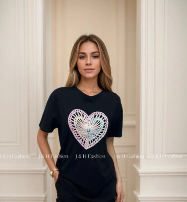 Polera Manga Corta Negra Bordada Corazon Importada de Paris, Francia