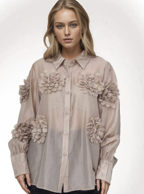 Blusa beige de seda con flores en relieve Blusa beige de seda con flores en relieve_J28500beige_biabrazil_Chile