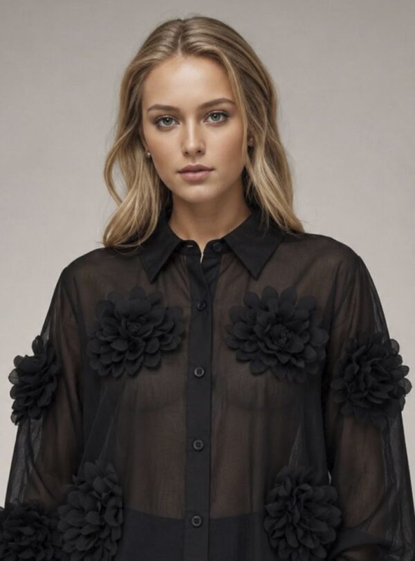 Blusa negra de seda con flores en relieve-1 Blusa negra de seda con flores en relieve_J28500negro_biabrazil_Chile_1