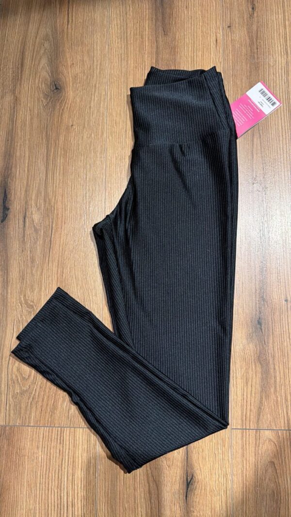 Leggings Cintura Alta Negro Metalizado Bia Brazil-2 Leggings Cintura Alta Negro Metalizado Bia Brazil_LE4069ctrilobalpreto_biabrazil_Chile_2