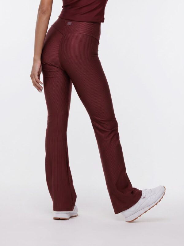 Pantalon Cintura Alta Flare Metalizado Burdeo Bia Brazil_PA6001metalizadoburdeo_biabrazil_Chile_1