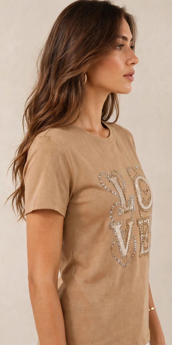 image_20260930_175435_2 2 Polera Beige Mujer Manga Corta Aplicacion Piedreria y lentejuelas LOVE